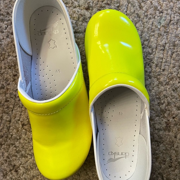 Dansko Professional Leather Clog Fluorescent Yellow 41 10 10.5 11 - Picture 3 of 4